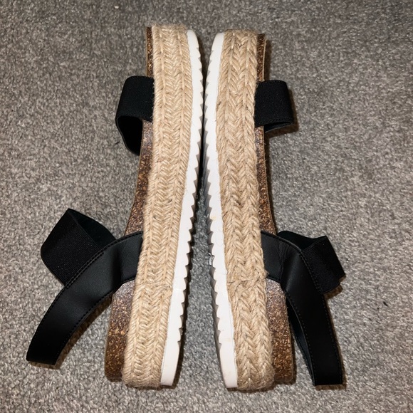 Steve Madden Sandals - Picture 1 of 3